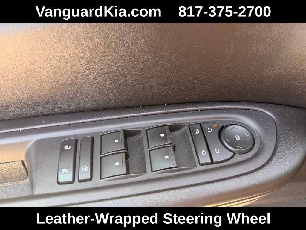 Used 2017 Chevrolet Traverse LT FWD image 19