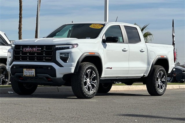 Used 2025 GMC Canyon AT4 image 10
