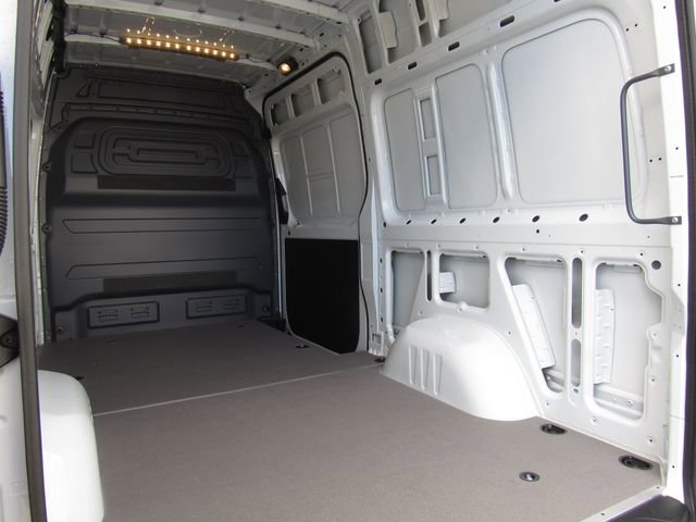 Used 2025 Mercedes-Benz Sprinter 2500 image 23