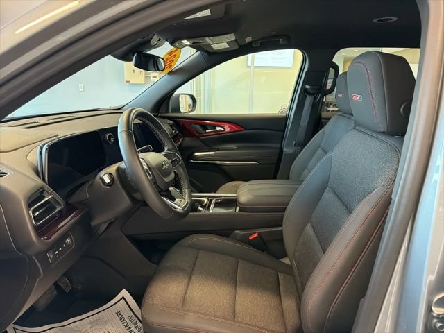 Used 2024 Chevrolet Traverse Z71 image 13