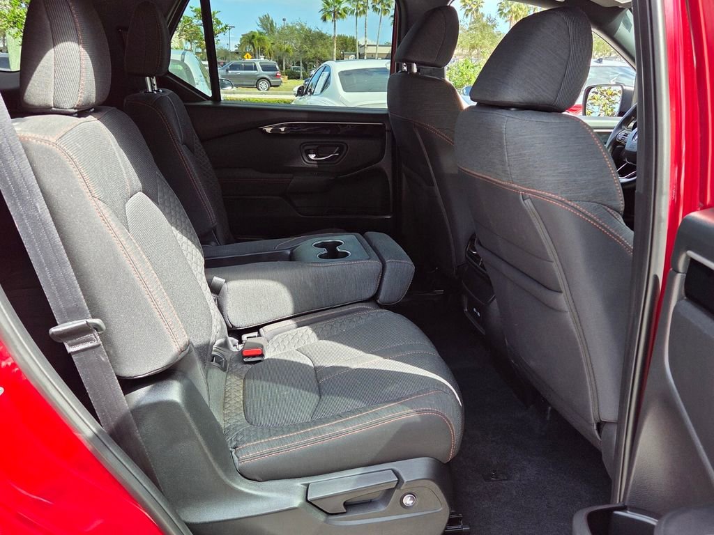 Certified 2023 Honda Pilot Sport image 18