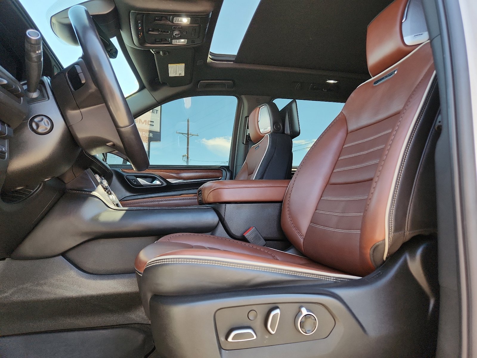 Used 2023 GMC Yukon XL Denali Ultimate image 16