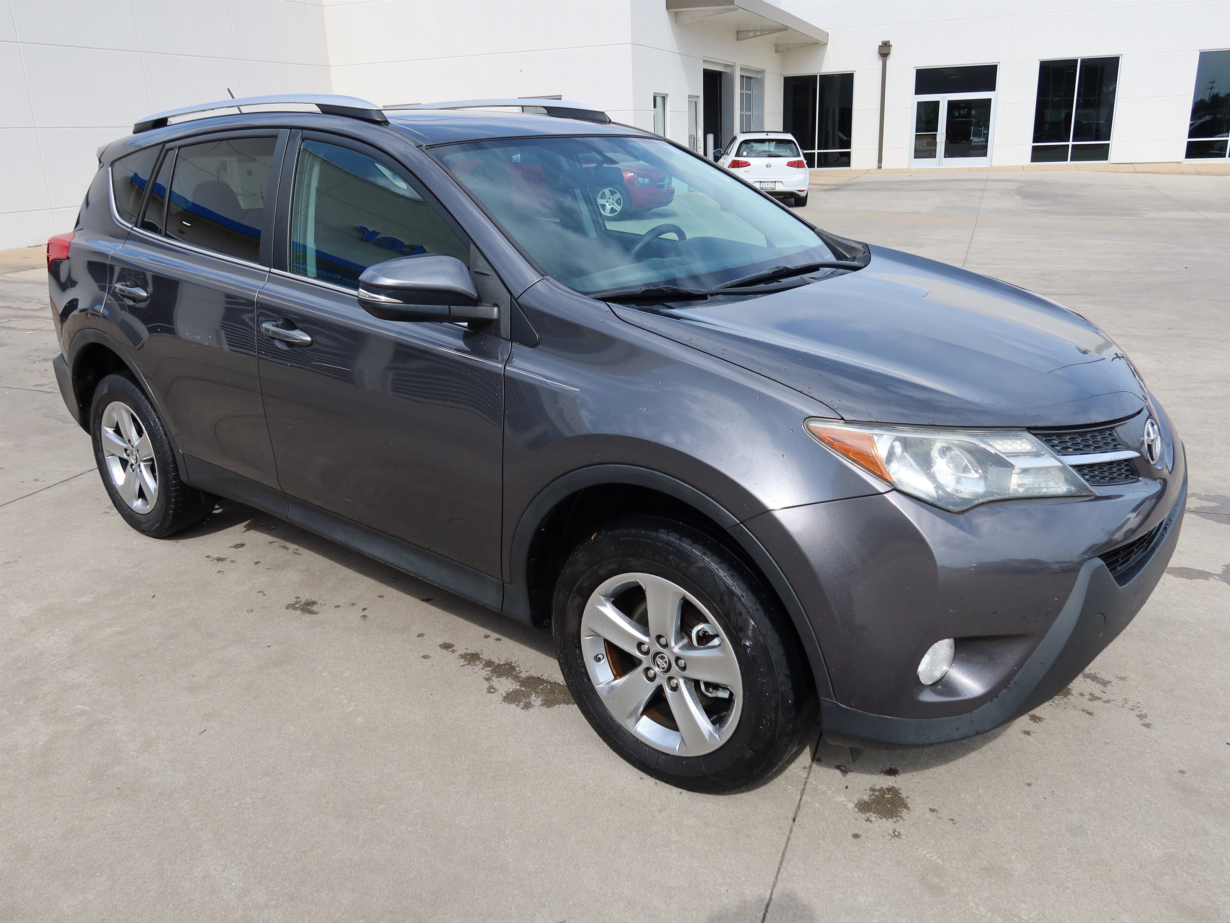 Used 2015 Toyota RAV4 XLE FWD image 2