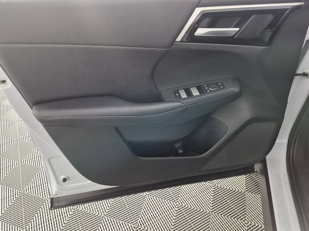 Used 2023 Mitsubishi Outlander SE FWD image 10