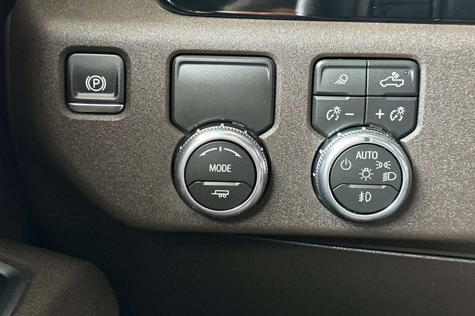 Certified 2026 GMC Sierra 1500 SLT RWD image 35