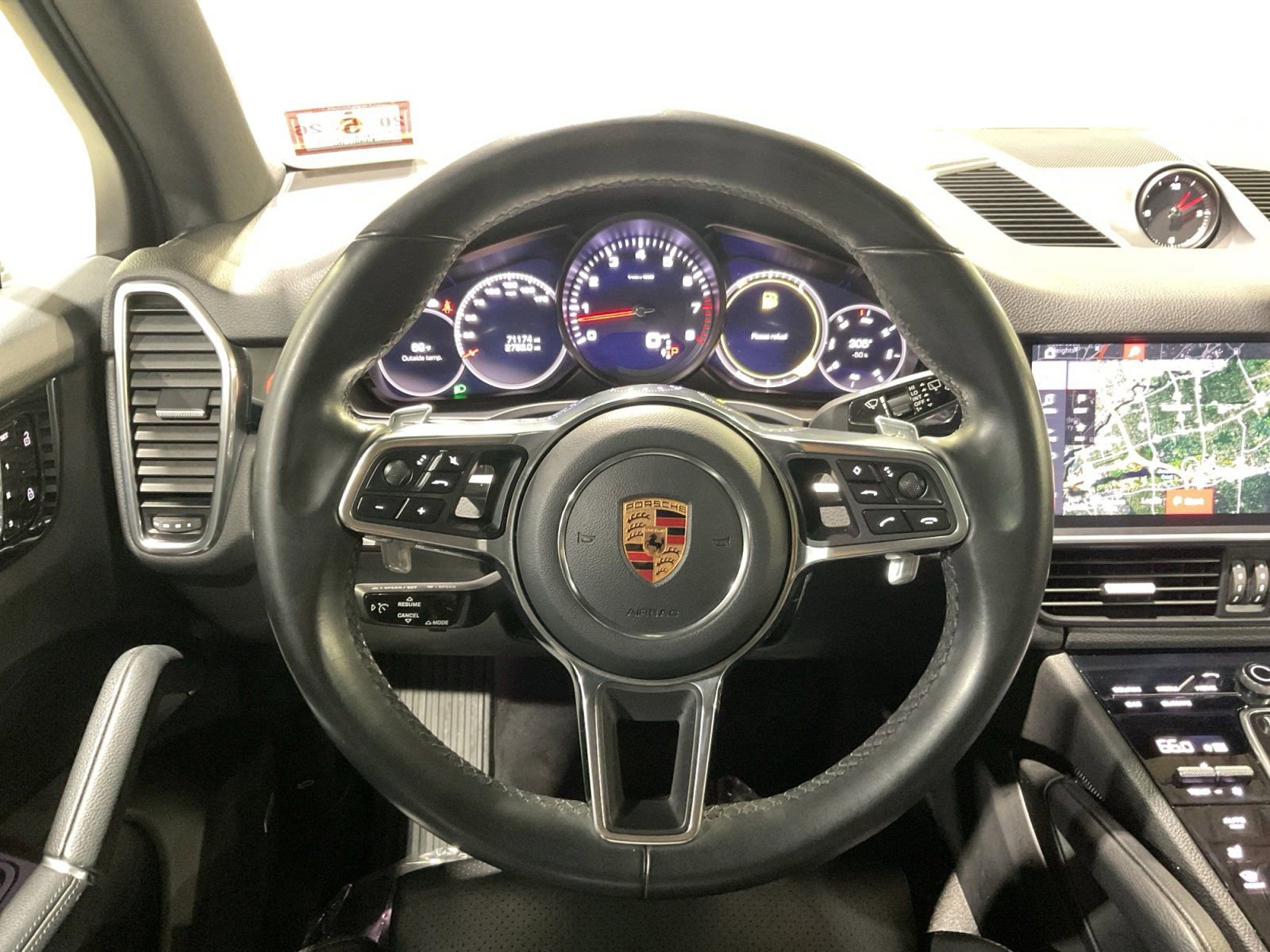 Used 2019 Porsche Cayenne Base image 17