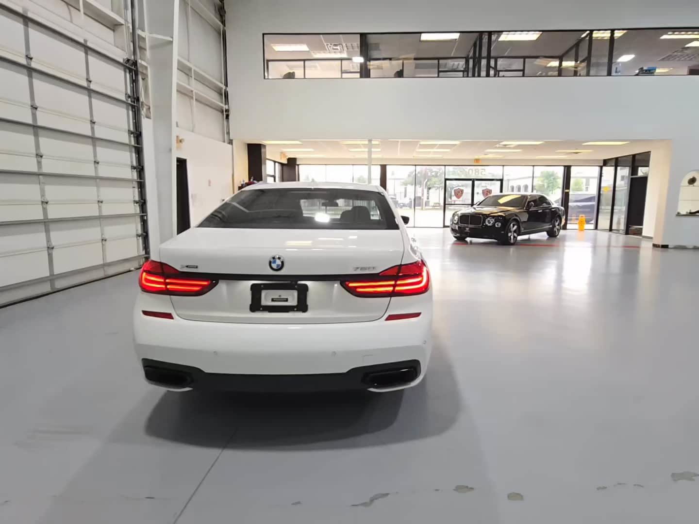 Used 2017 BMW 750i RWD image 3