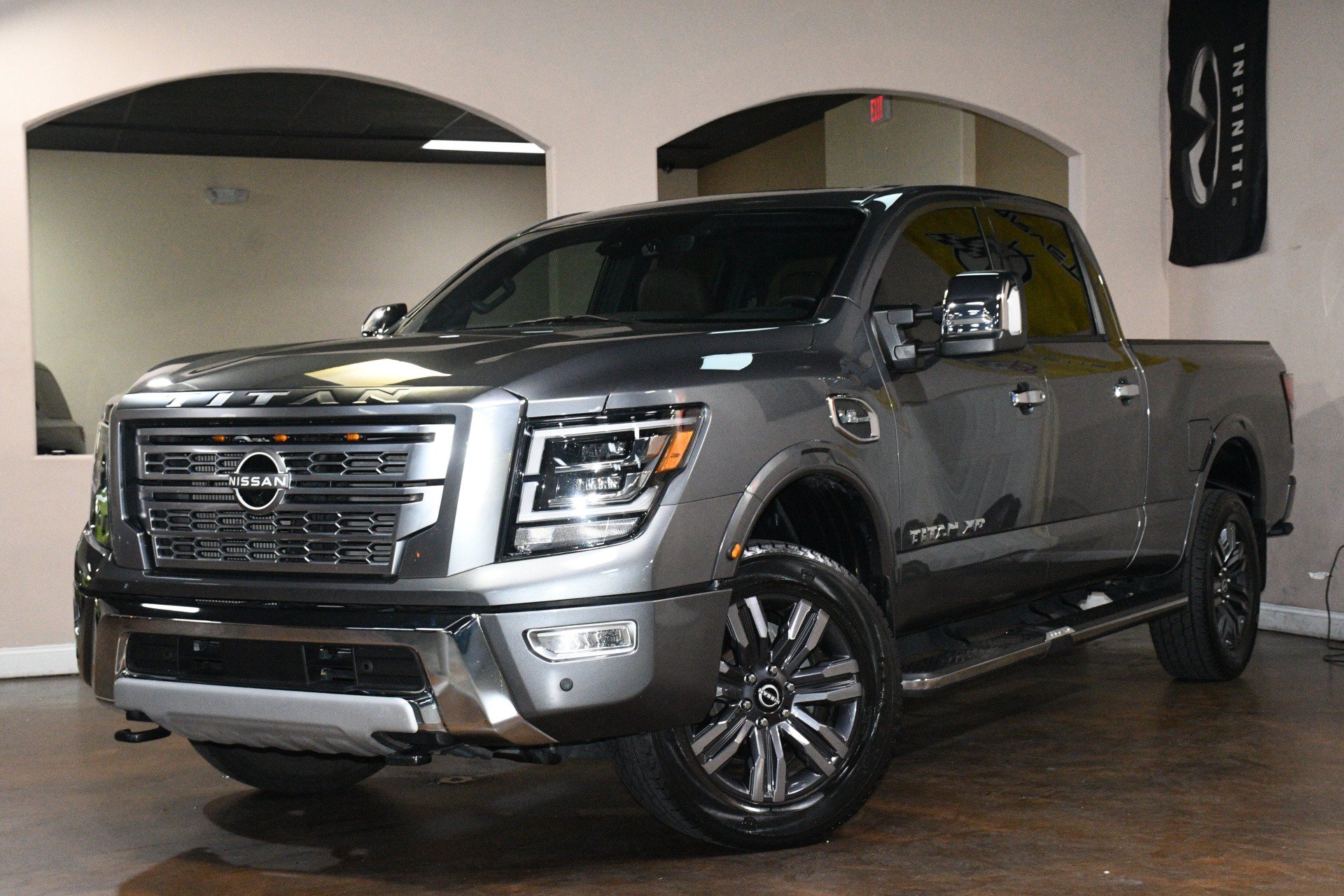 Used 2023 Nissan Titan Platinum Reserve w/ Moonroof Package AWD/4WD image 4