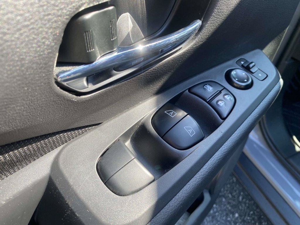 Used 2023 Nissan Kicks SV FWD image 18