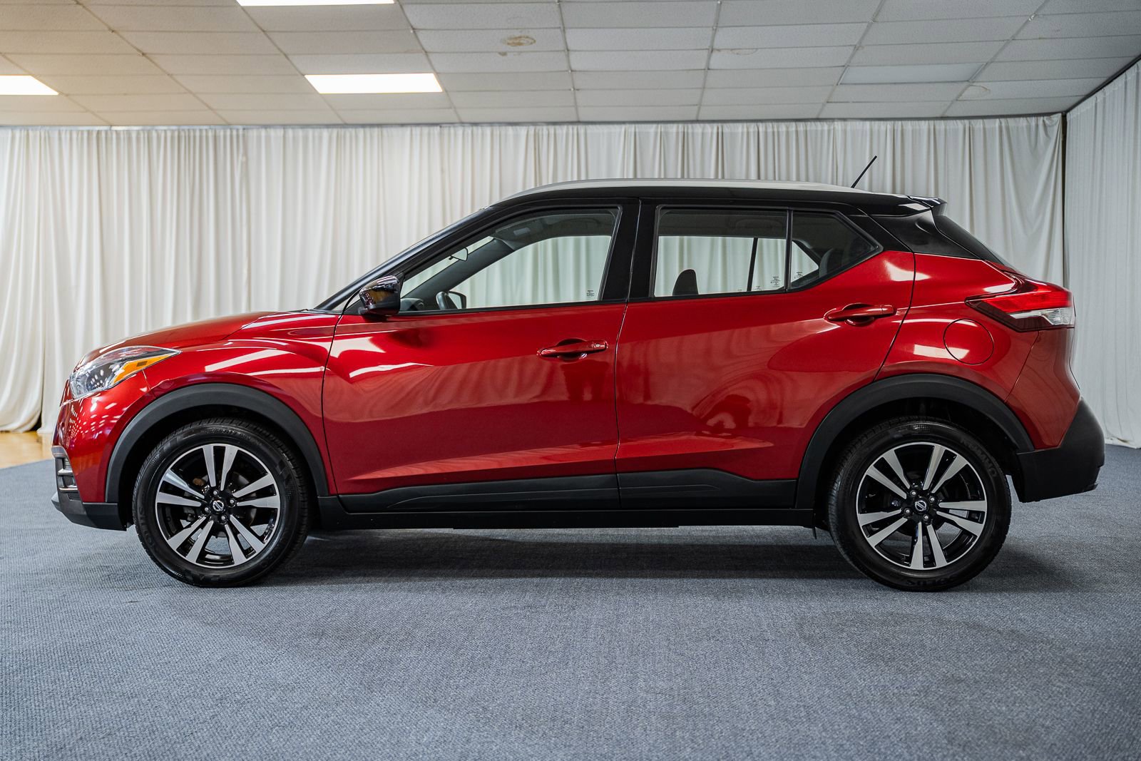 Used 2019 Nissan Kicks SV image 4