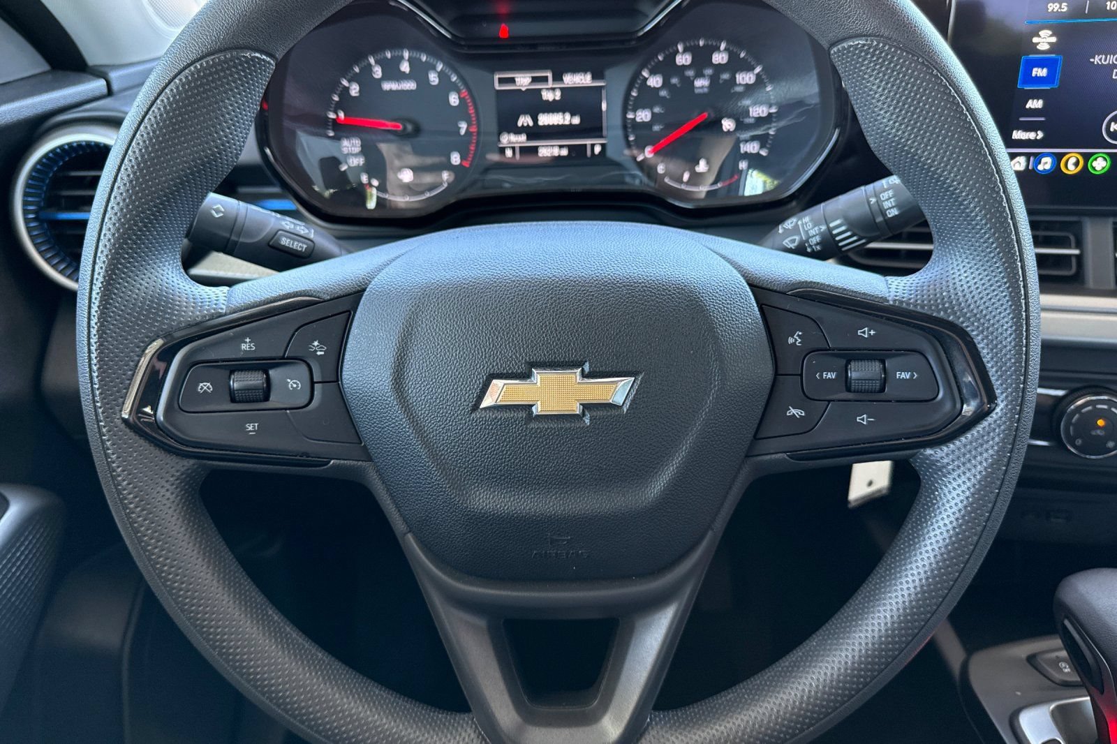 Used 2025 Chevrolet Trax LS FWD image 31