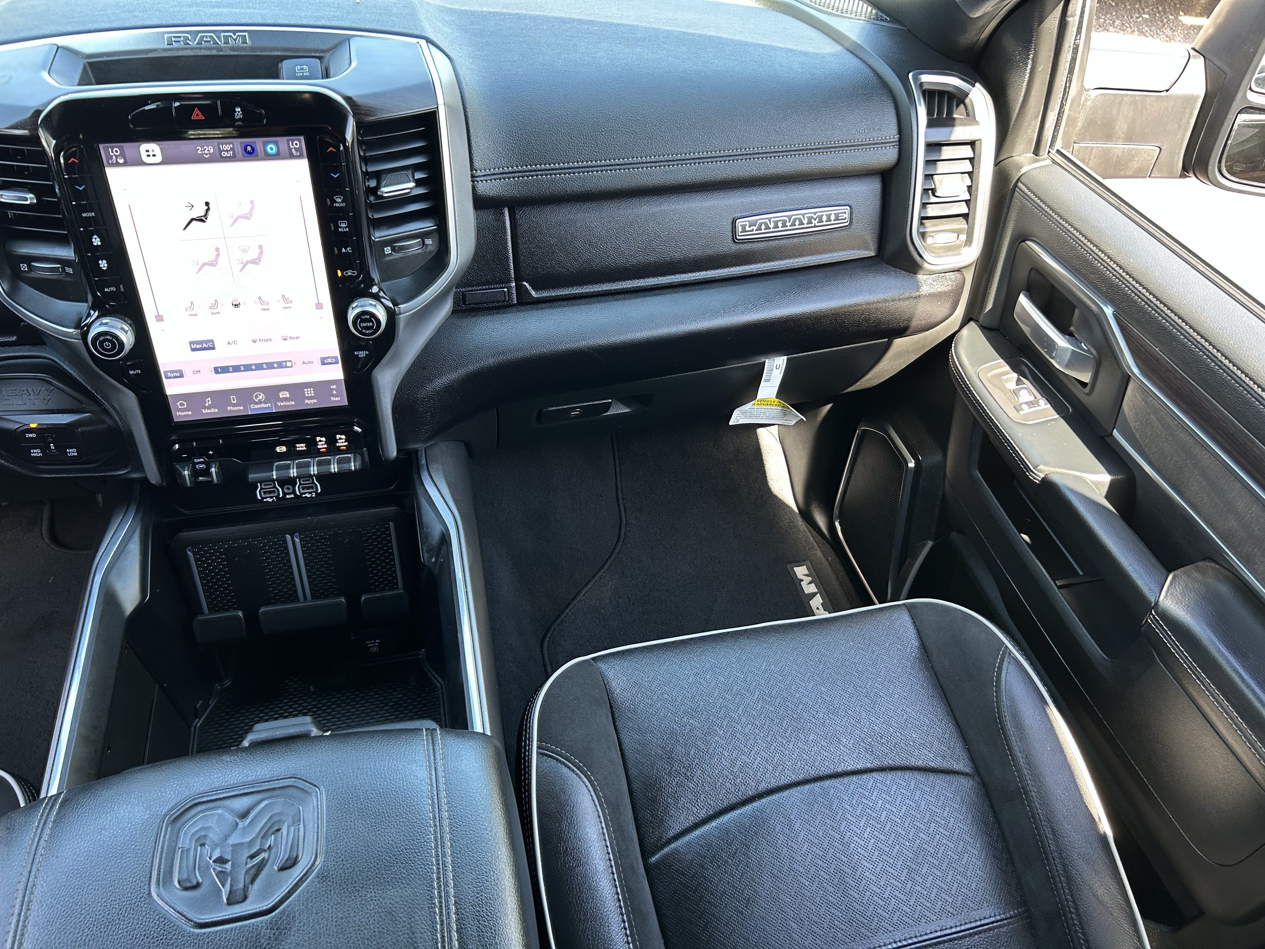 Used 2025 RAM 2500 Laramie AWD/4WD image 14