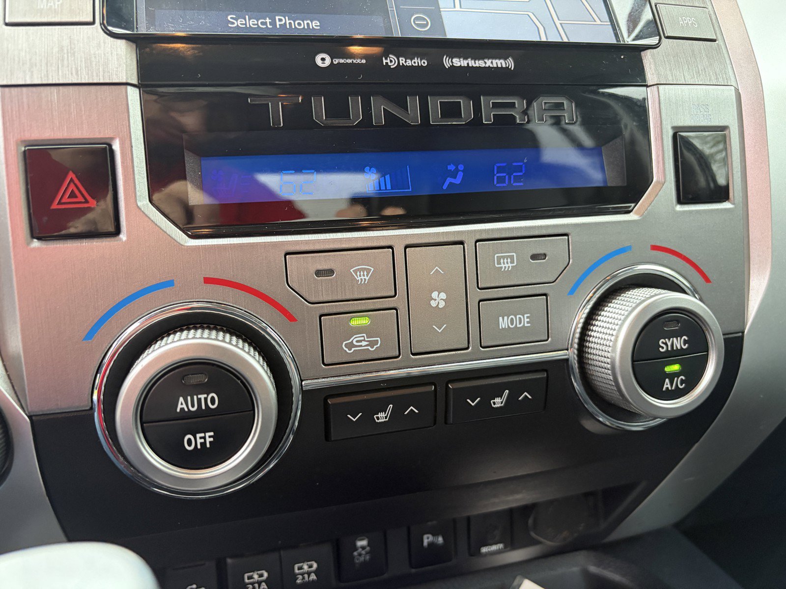 Used 2020 Toyota Tundra Limited w/ Limited Premium Package AWD/4WD image 19