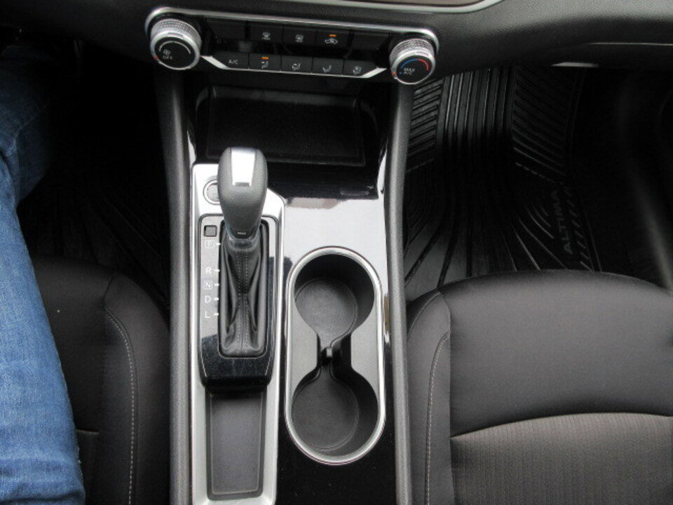 Used 2024 Nissan Altima 2.5 SV image 21