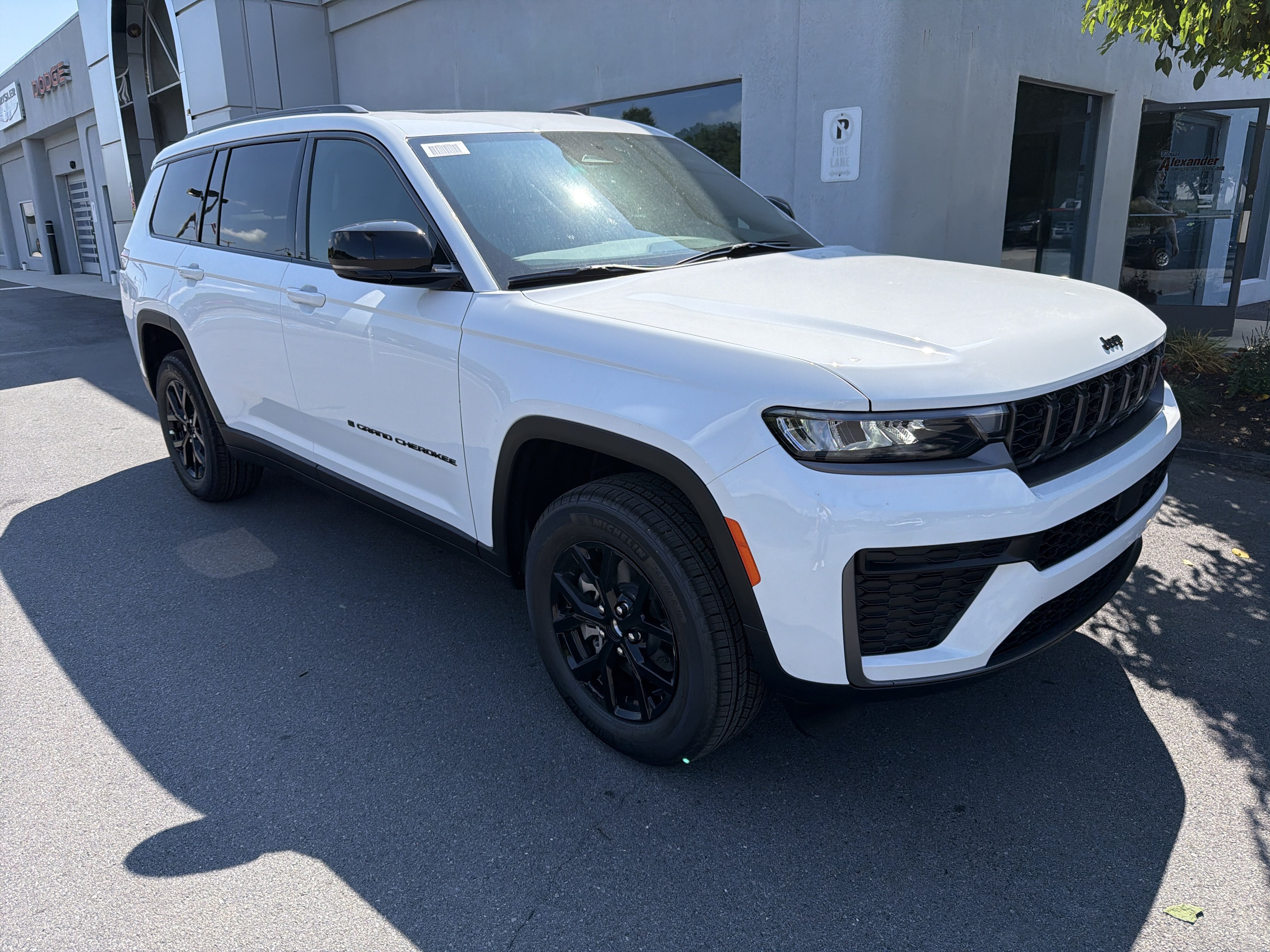 New 2026 Jeep Grand Cherokee L 4WD image 1