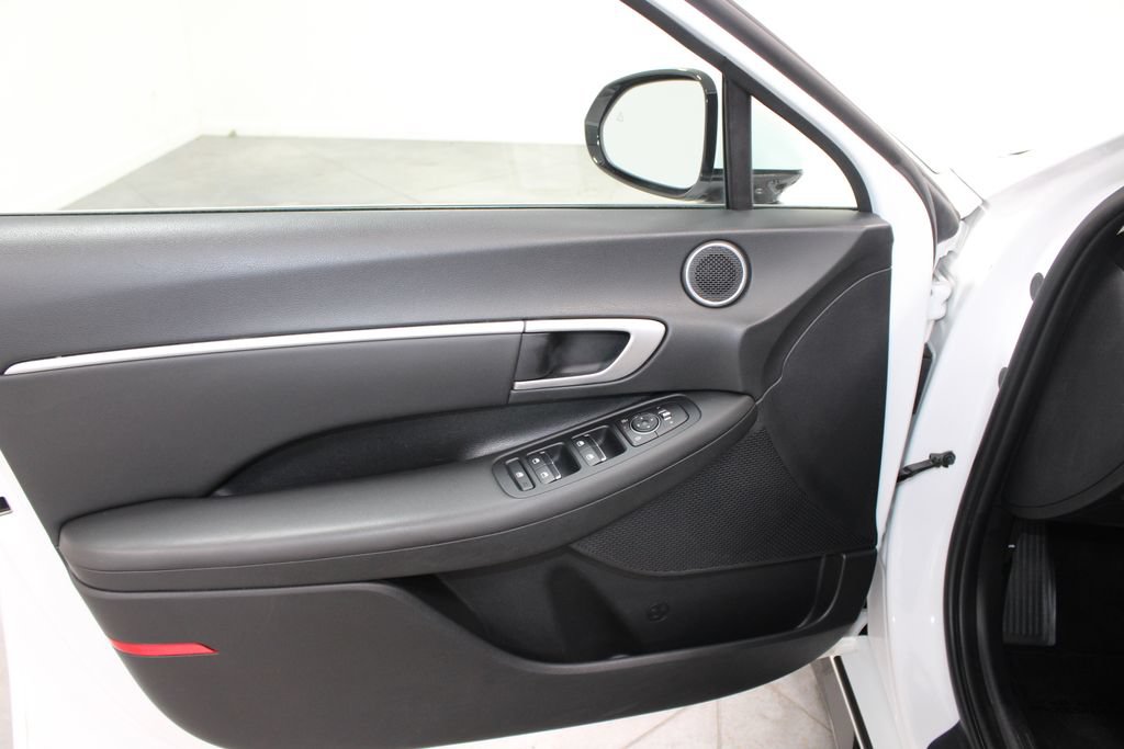 Used 2025 Hyundai Sonata SEL FWD image 17