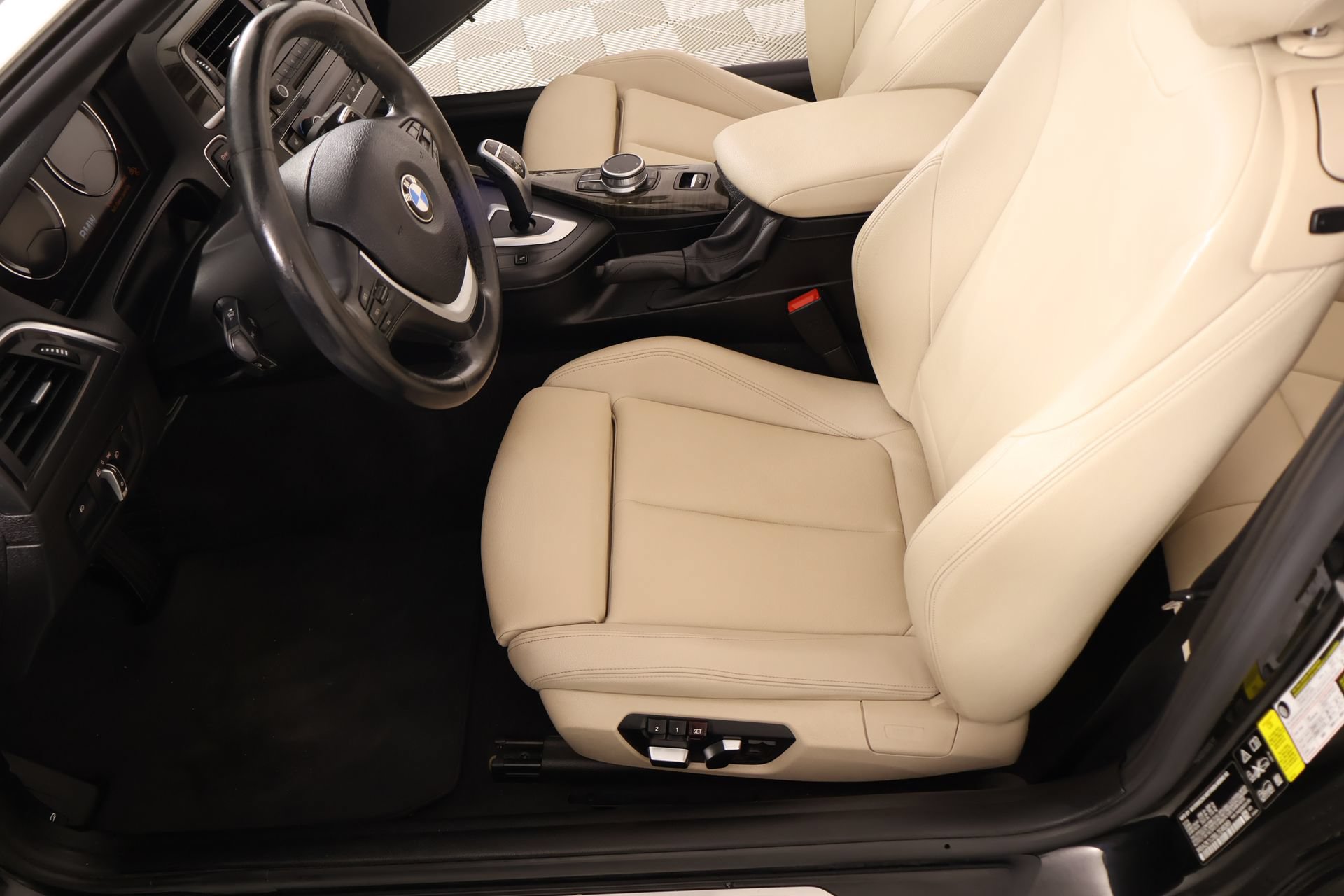 Used 2020 BMW 230i xDrive Convertible w/ Convenience Package AWD/4WD image 12