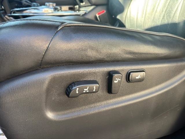 Used 2012 INFINITI QX56 4WD w/ Deluxe Touring Pkg image 14