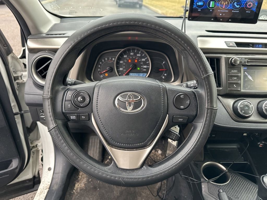 Used 2015 Toyota RAV4 LE image 19