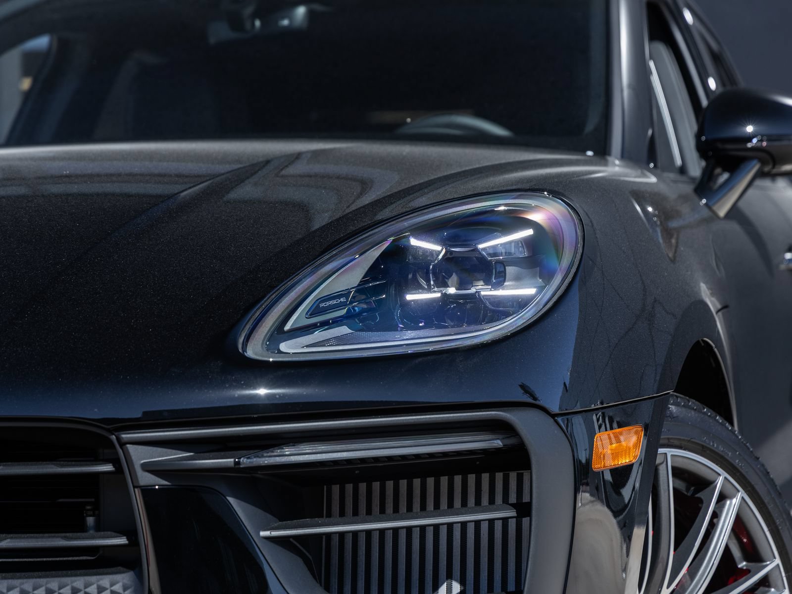 Certified 2026 Porsche Macan S AWD/4WD image 18