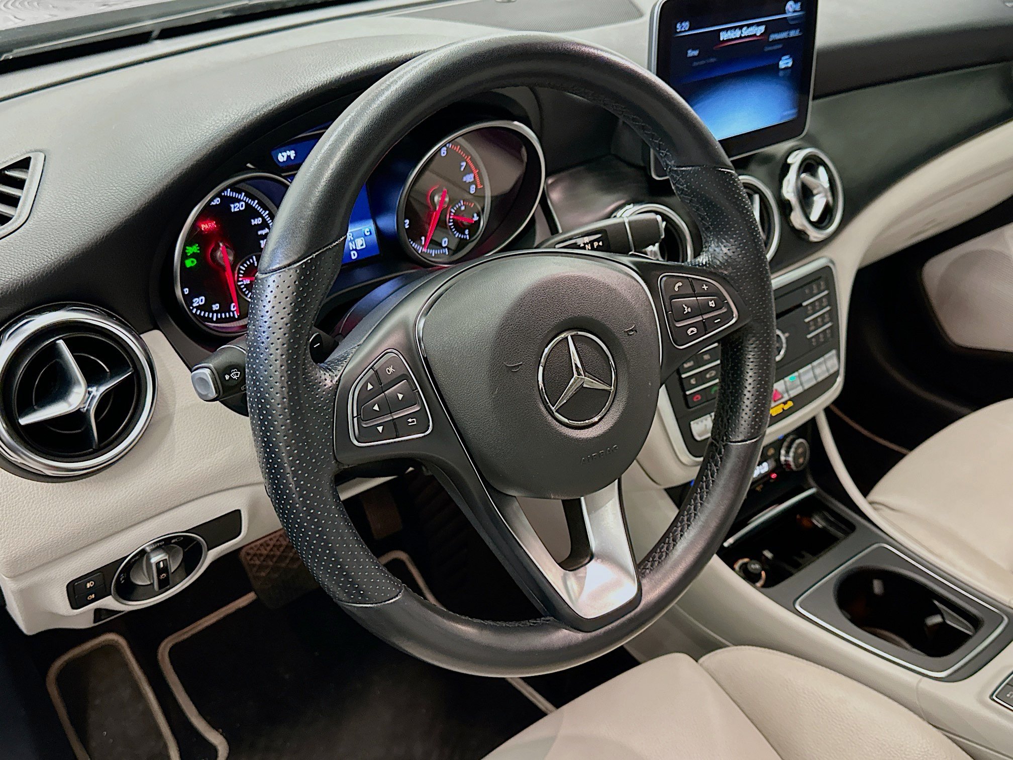 Used 2019 Mercedes-Benz GLA 250 4MATIC image 18