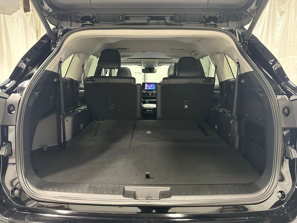 Used 2025 Toyota Highlander XLE image 55