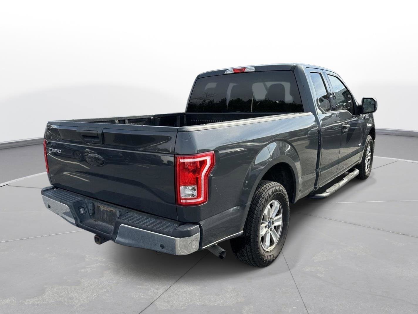 Used 2017 Ford F150 XLT image 6