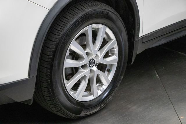 Used 2018 Nissan Rogue SV image 7