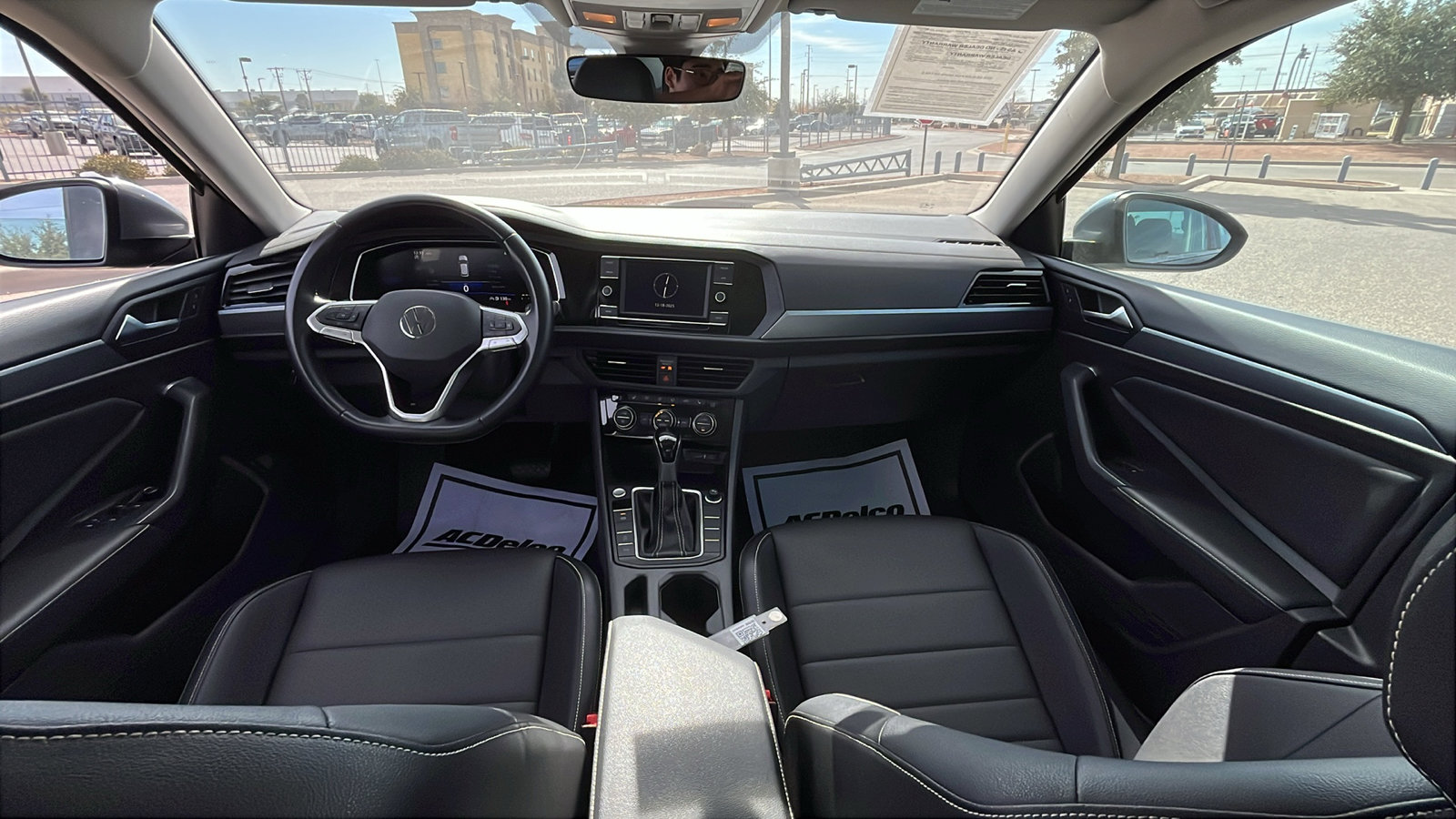 Used 2024 Volkswagen Jetta SE image 25