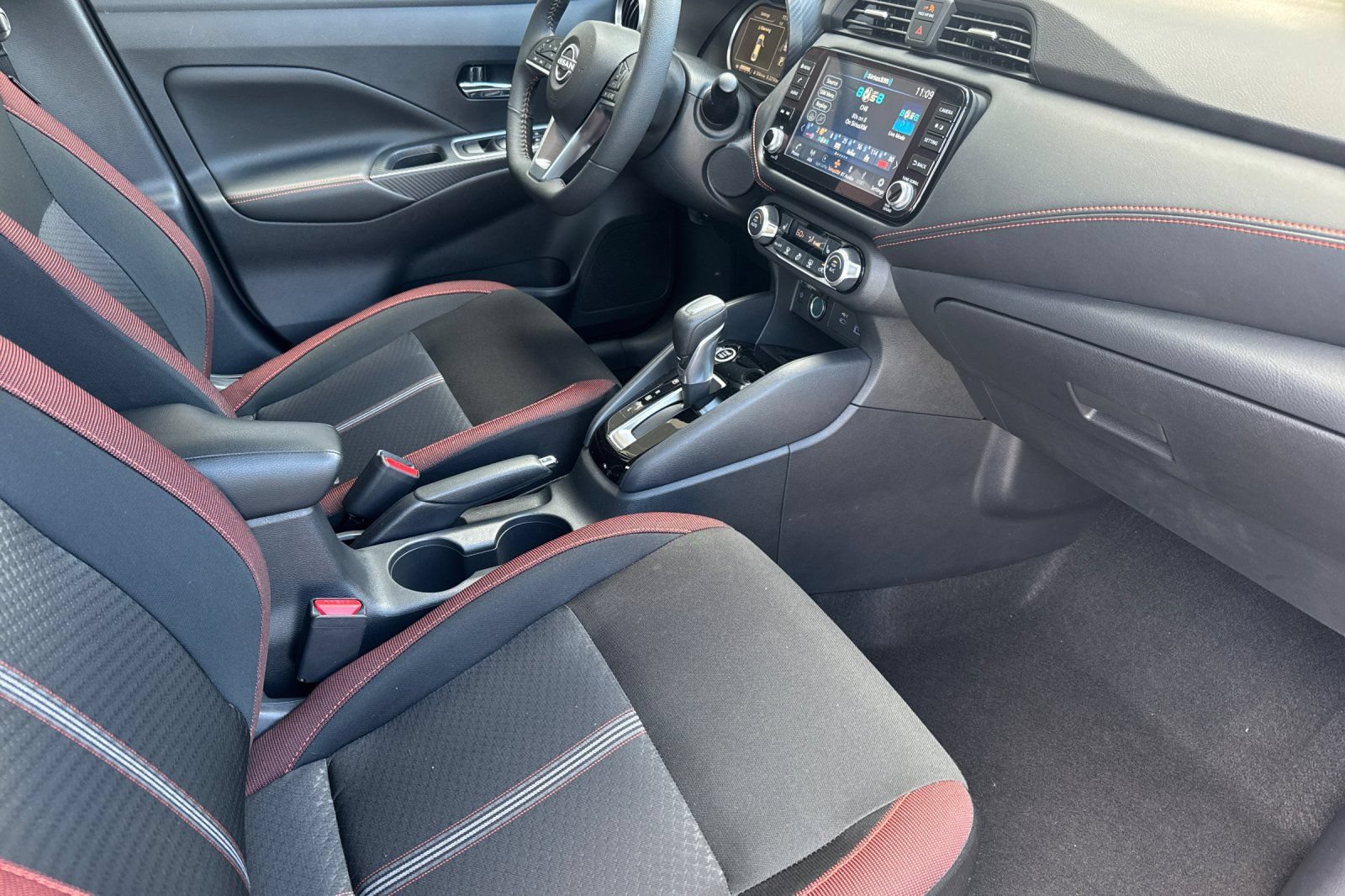 Certified 2025 Nissan Versa SR w/ Trunk Package FWD image 20