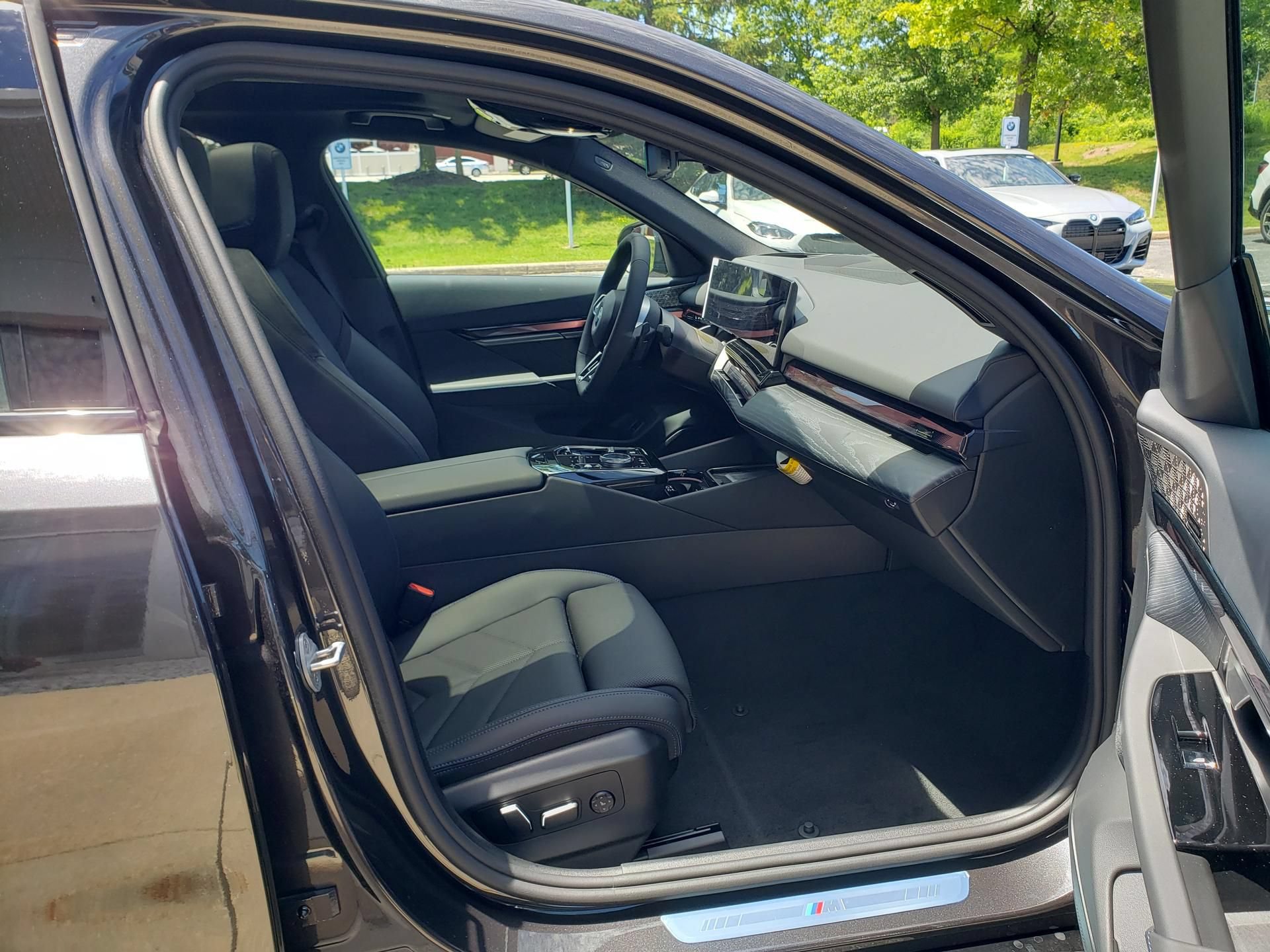 New 2027 BMW 530i xDrive w/ M Sport Package AWD/4WD image 17