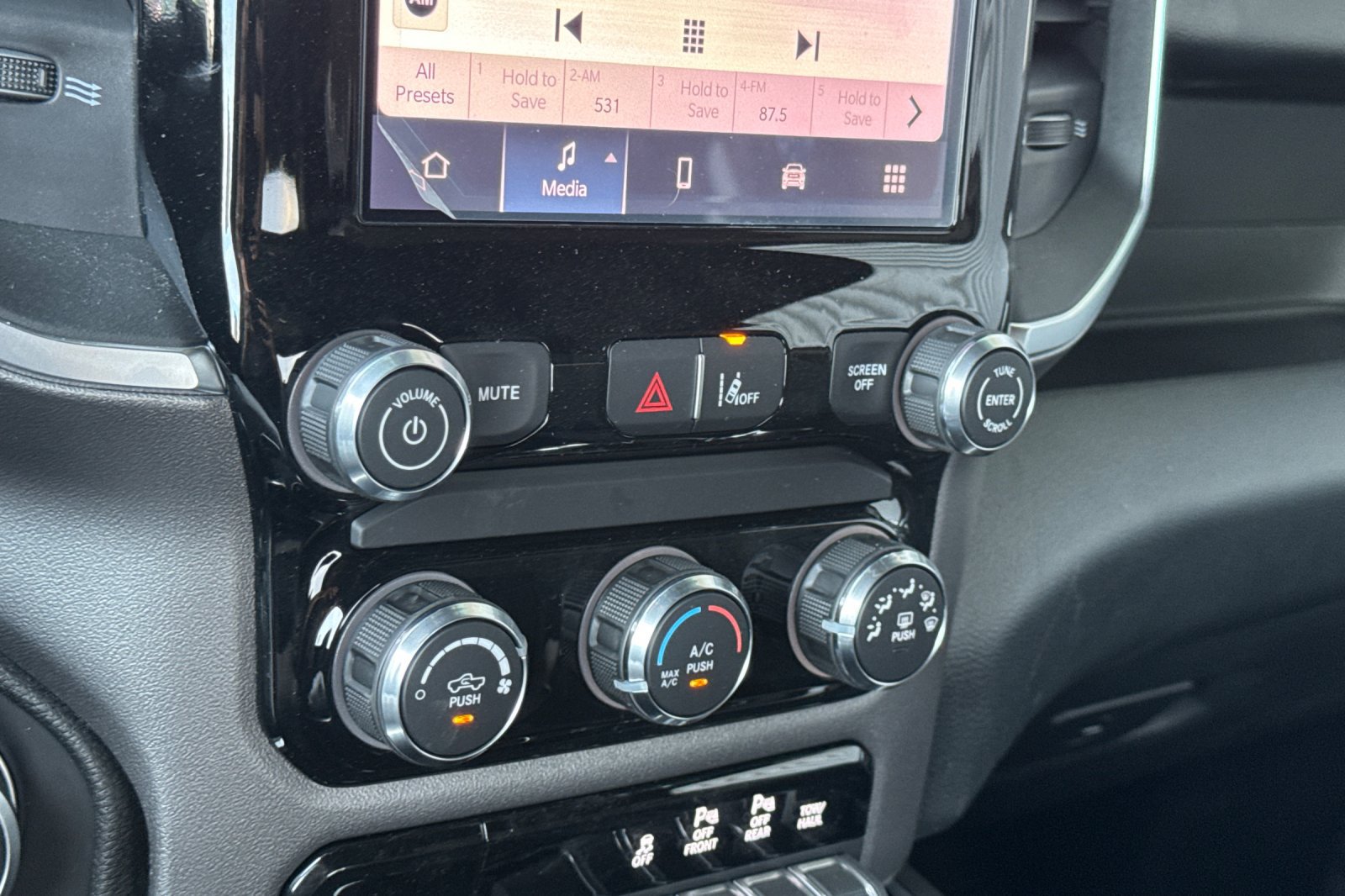 New 2026 RAM 1500 Big Horn AWD/4WD image 18