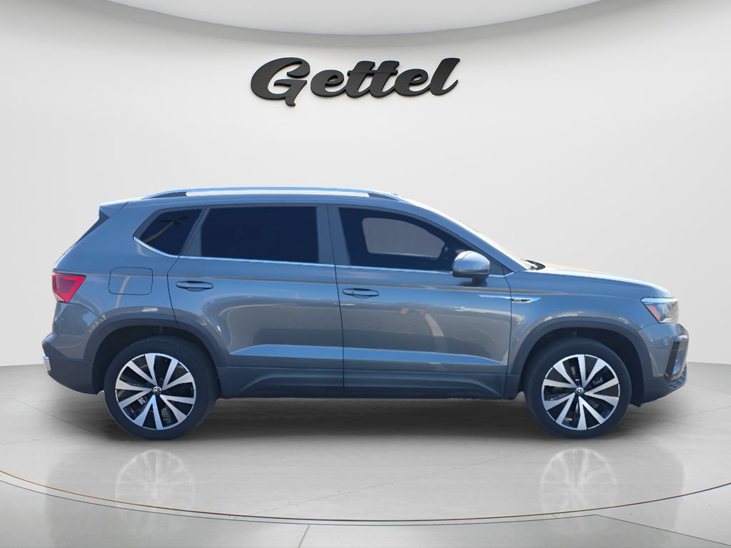 Used 2023 Volkswagen Taos SE FWD image 4