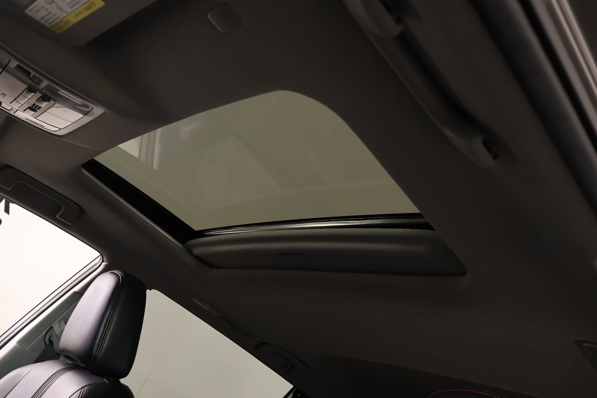 Used 2019 Toyota Highlander SE image 16