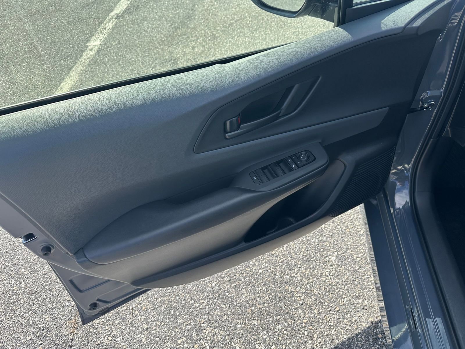 Used 2025 Toyota Prius LE image 20