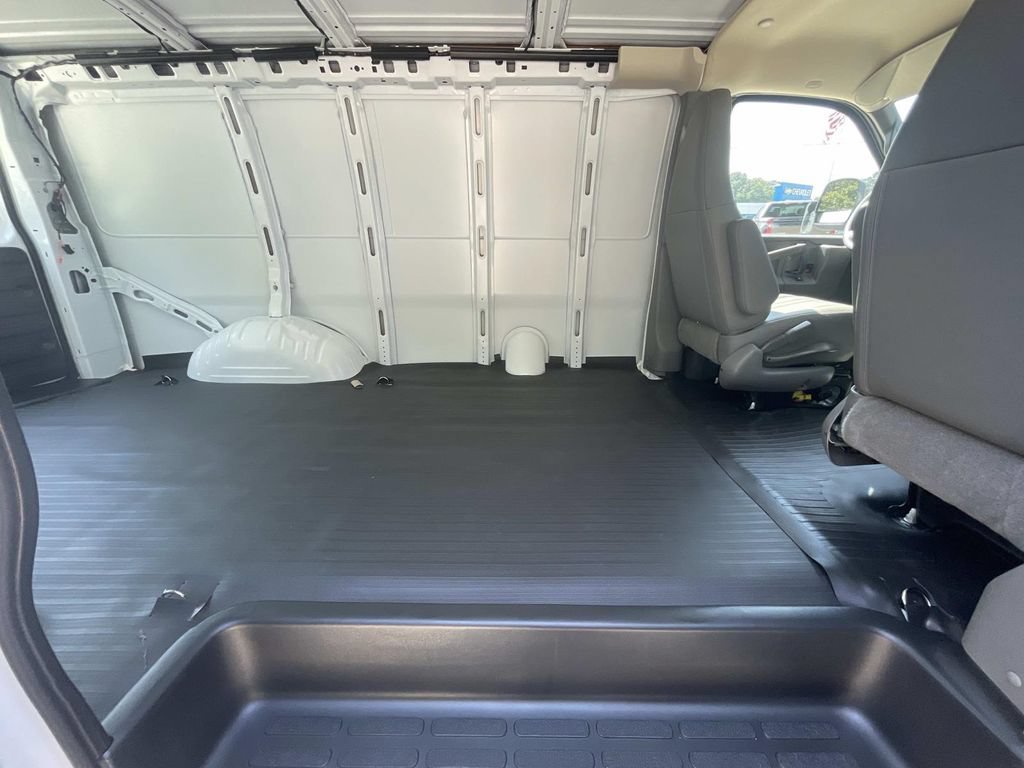 New 2026 Chevrolet Express 2500 w/ Driver Convenience Package RWD image 11