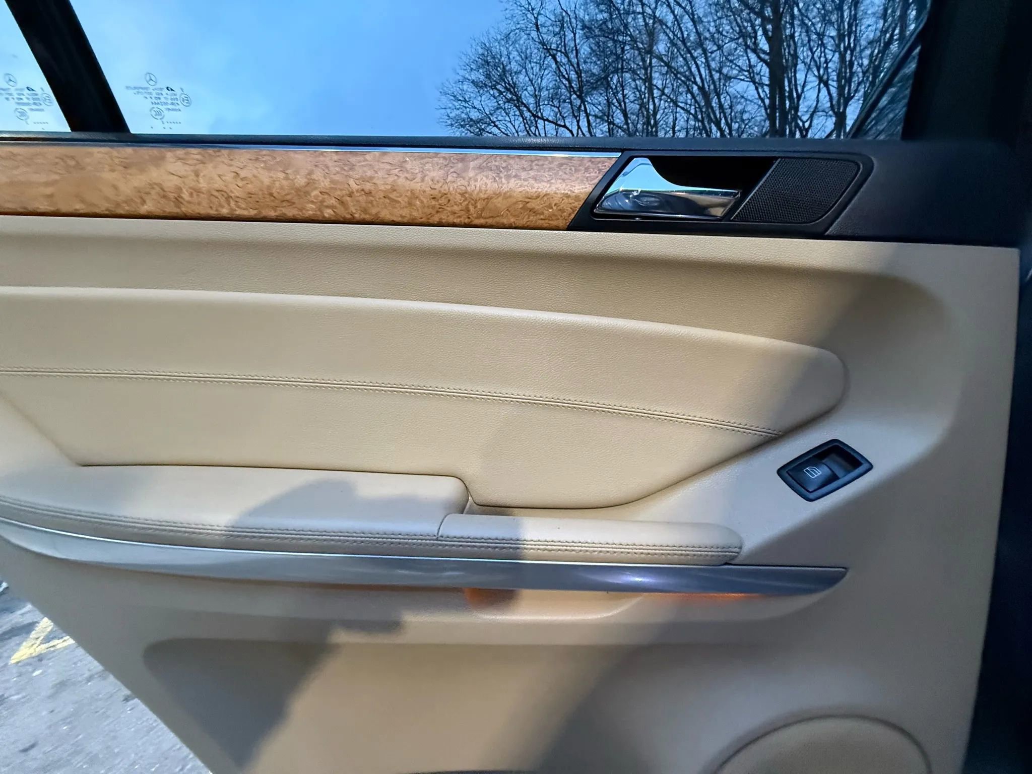 Used 2012 Mercedes-Benz GL 550 GL 550 4MATIC Sport Utility 4D image 16