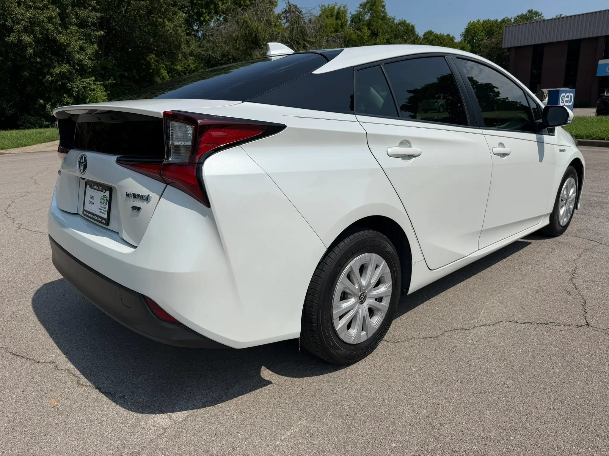Used 2021 Toyota Prius L Eco FWD image 5