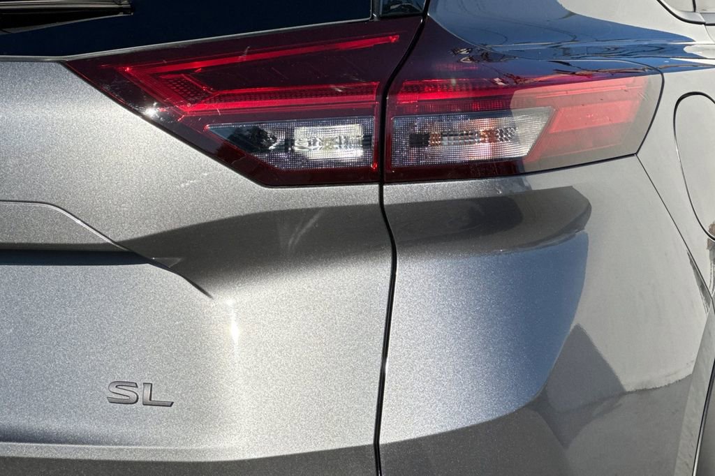 Certified 2025 Nissan Rogue SL w/ SL Premium Package image 27