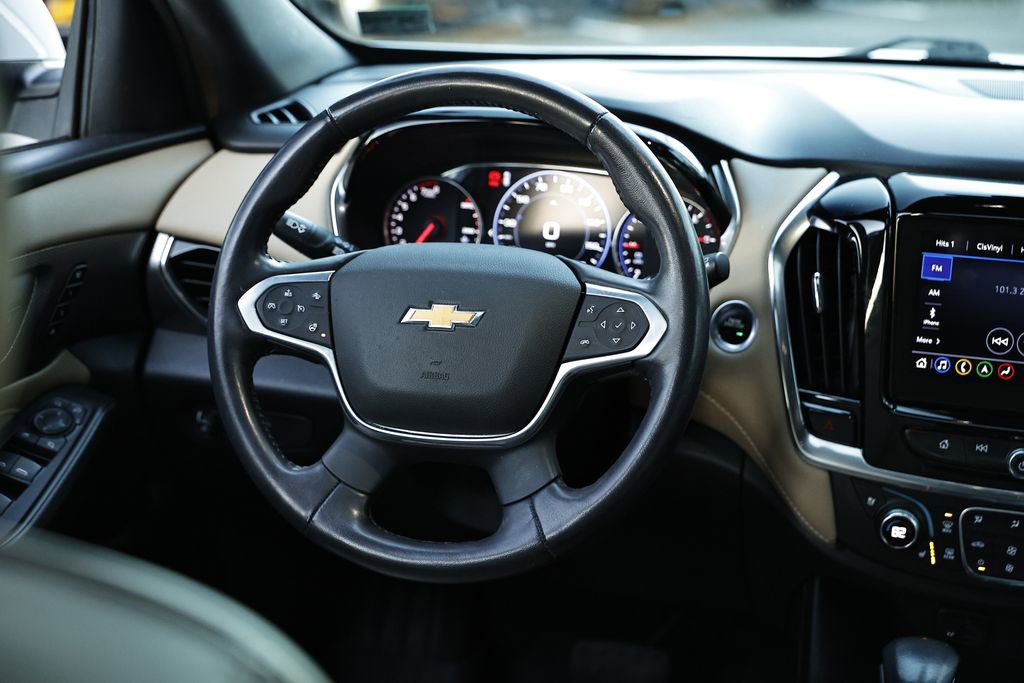 Used 2022 Chevrolet Traverse Premier image 17