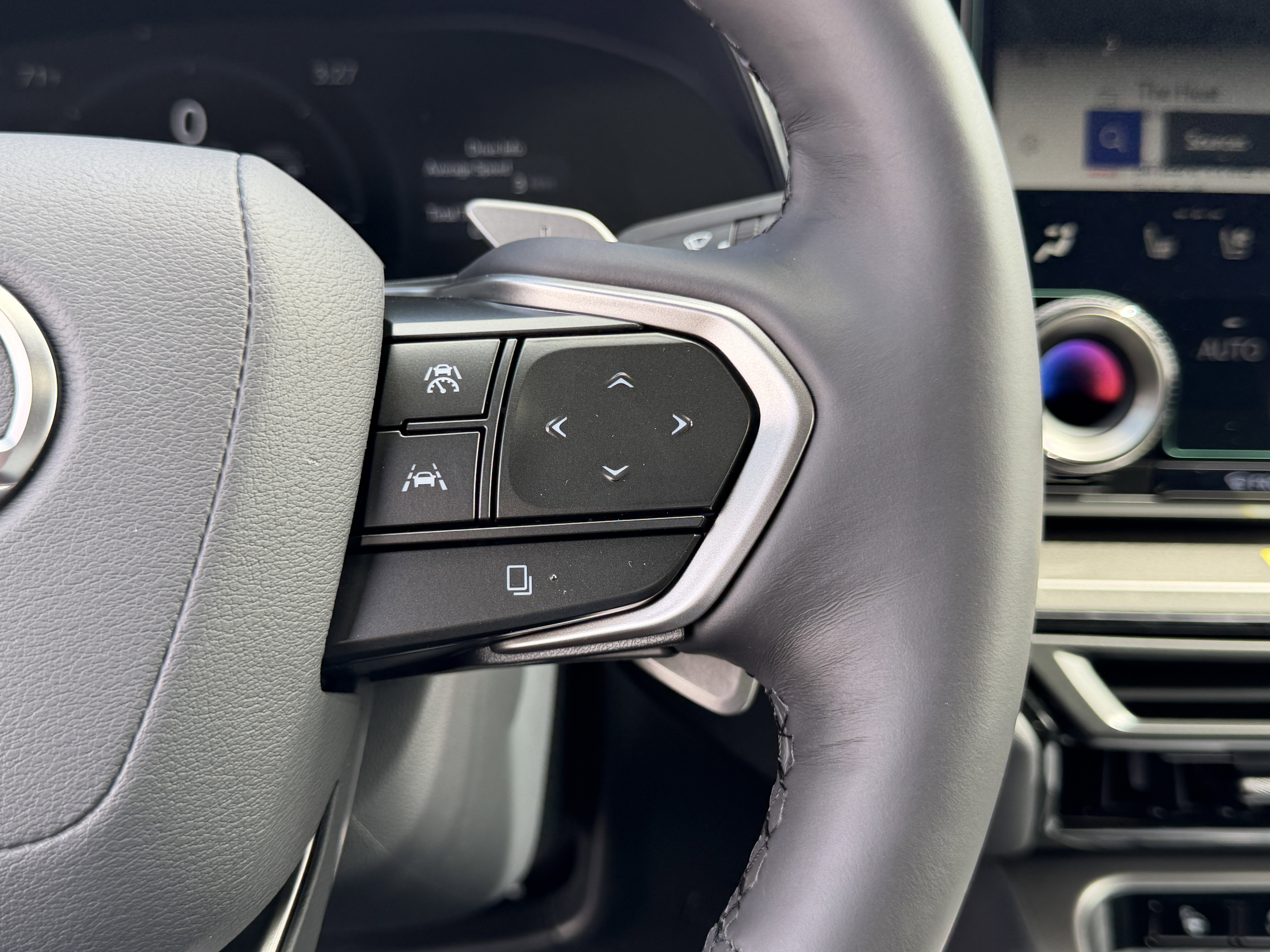 New 2026 Lexus TX 550h AWD Plug-In Hybrid image 21