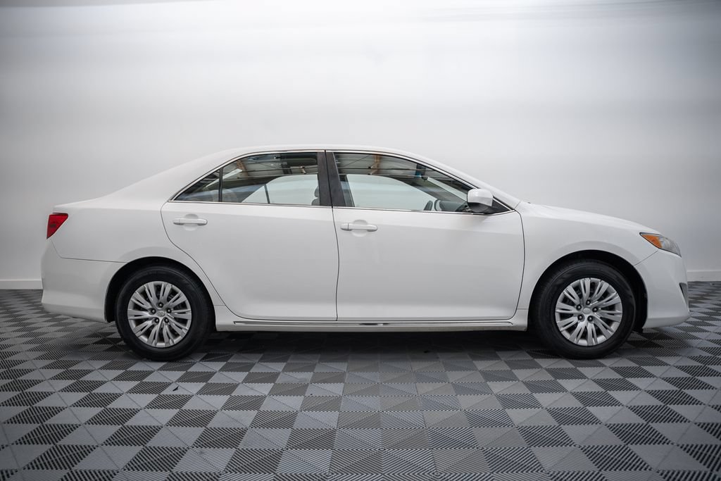 Used 2012 Toyota Camry LE FWD image 4