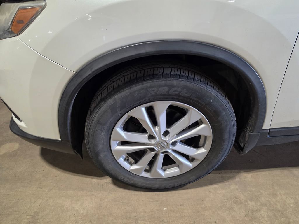 Used 2015 Nissan Rogue SV AWD/4WD image 3