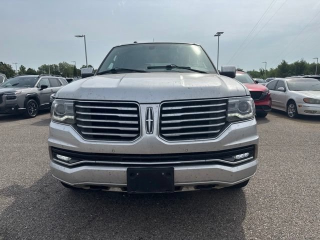 Used 2015 Lincoln Navigator 4WD image 2