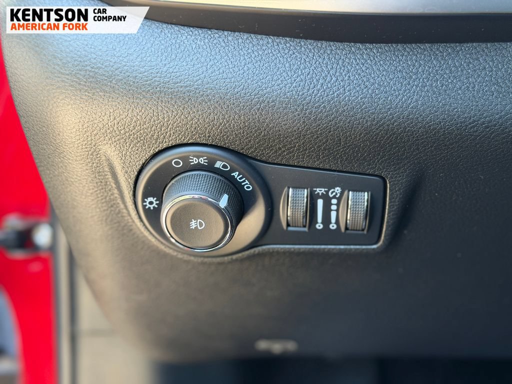 Used 2025 Jeep Compass Limited w/ Elite Group AWD/4WD image 17