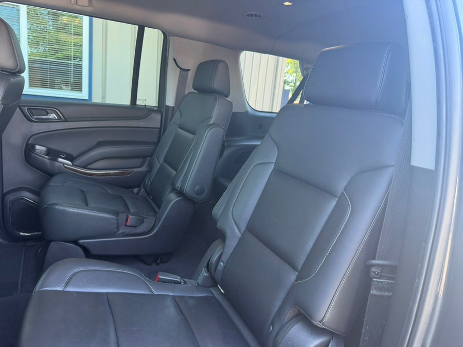 Used 2020 Chevrolet Suburban LT w/ Luxury Package AWD/4WD image 21