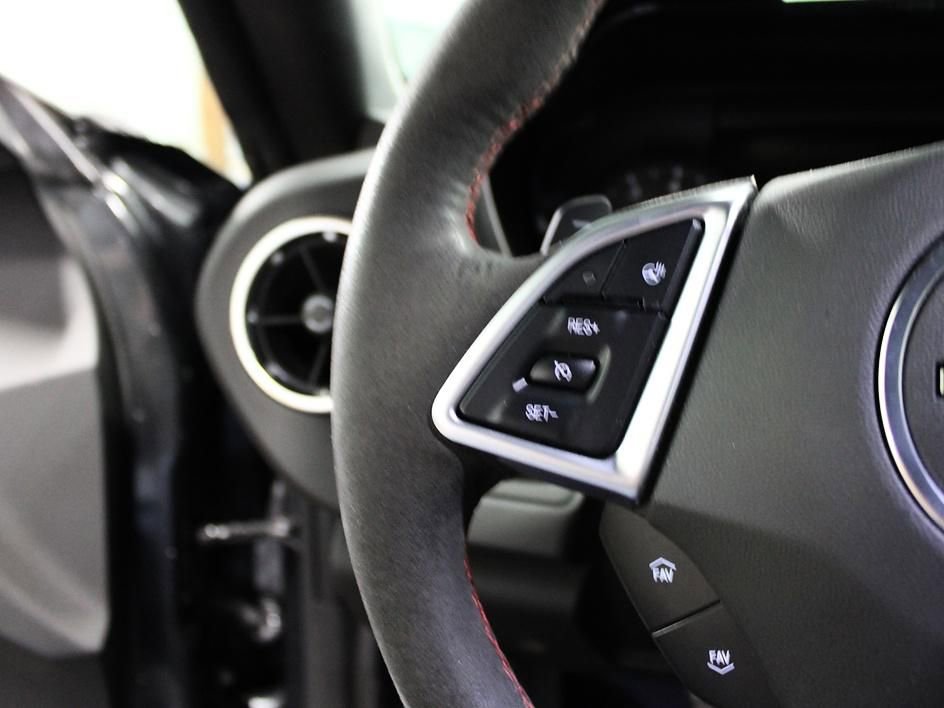 Used 2018 Chevrolet Camaro ZL1 image 16