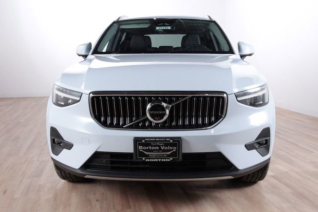 Certified 2025 Volvo XC40 B5 Ultra w/ Protection Package Premier image 2