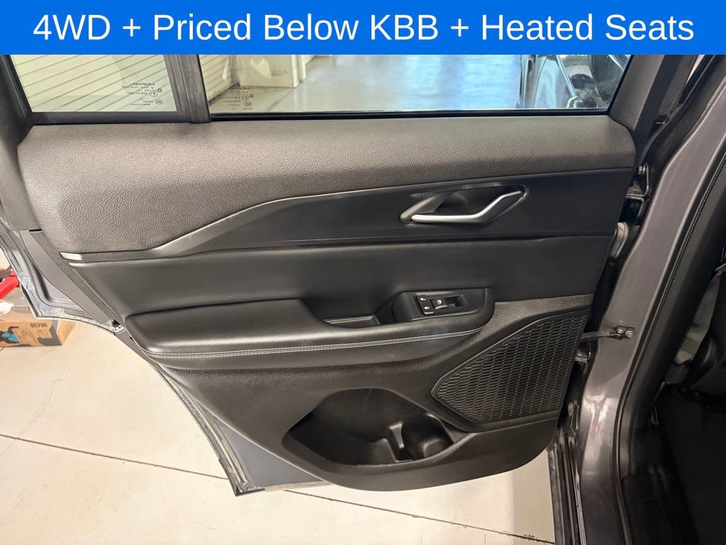 Used 2023 Jeep Grand Cherokee Laredo AWD/4WD image 17
