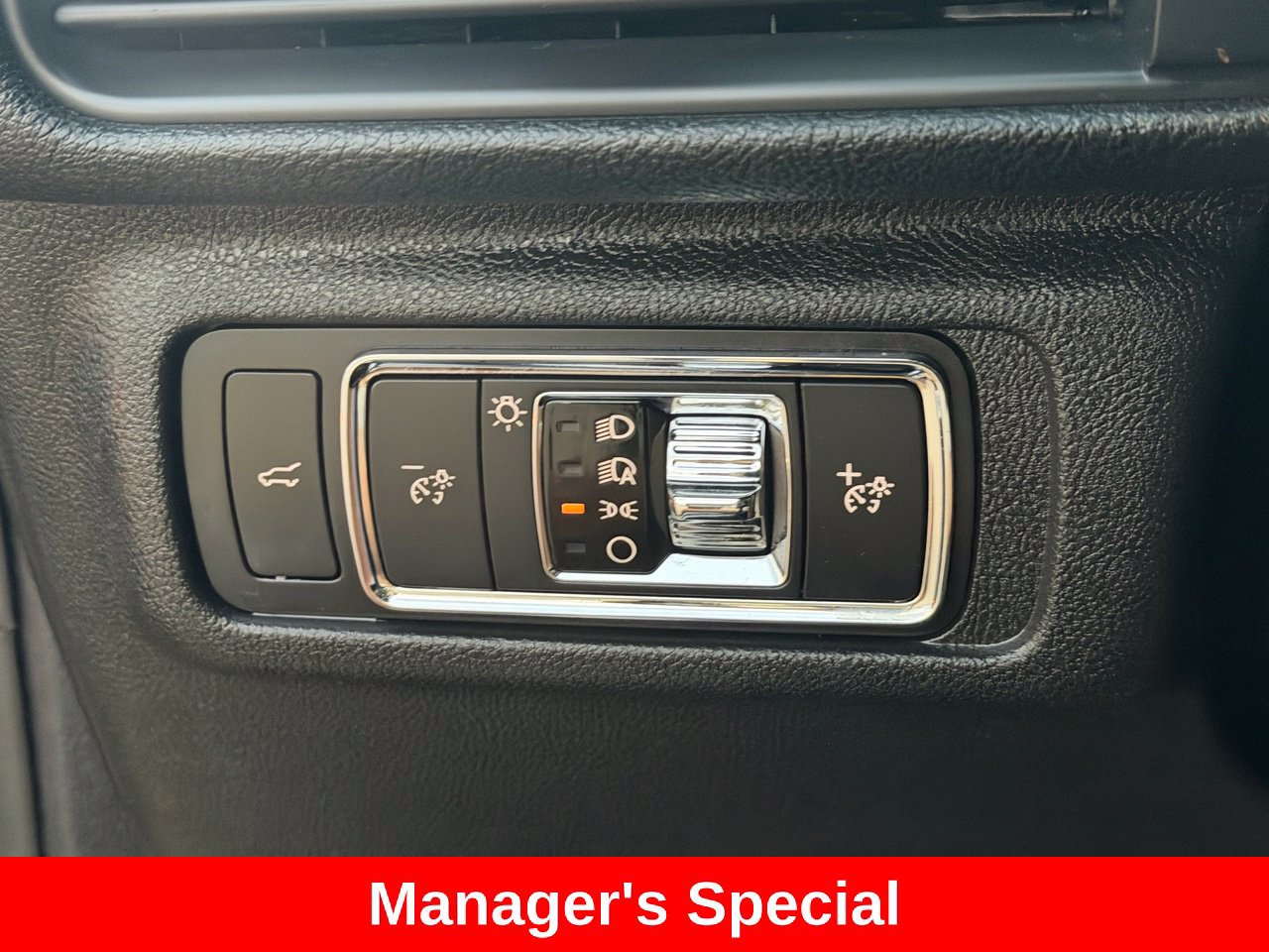 Used 2021 Lincoln Corsair FWD w/ Equipment Group 101A image 18